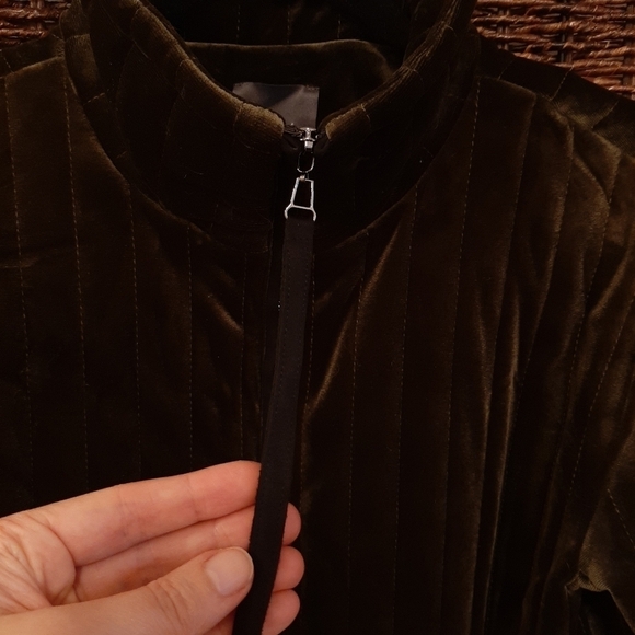 Lysse Coat Womens XS Green Shea Quilted Velvet Funnel Neck Jacket Velour Bomber - Picture 8 of 13